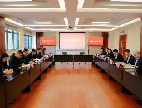 佛慈集团与华龙证券达成全面战略合作